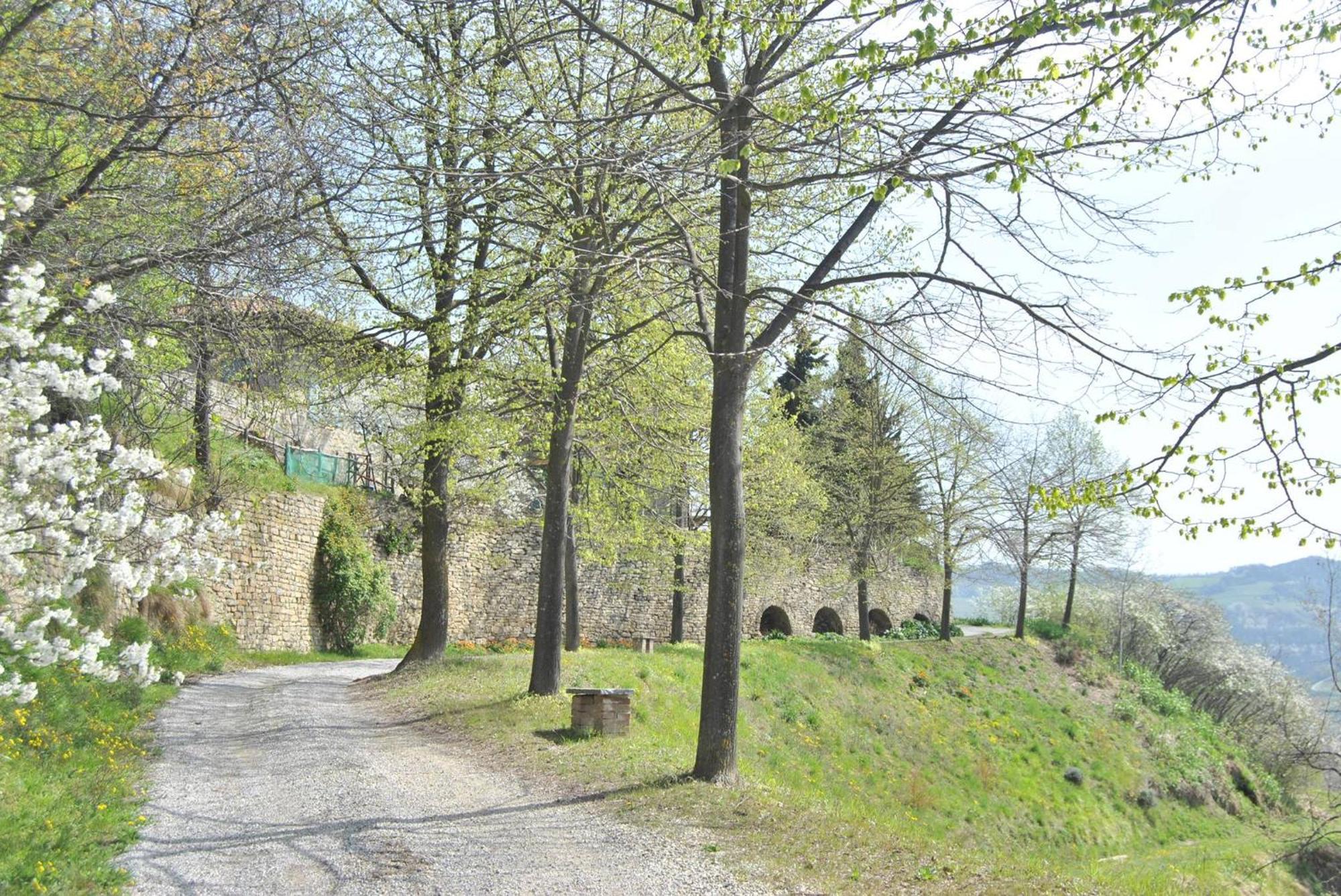 Agriturismo La Rovere Коссано-Бельбо Экстерьер фото